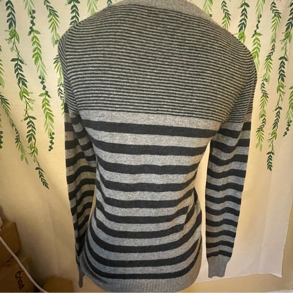 Size S J. Crew Factory Striped Sweater B2 - Picture 3 of 4